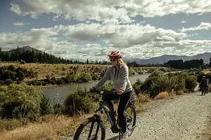 hawea and wanaka cycle trails